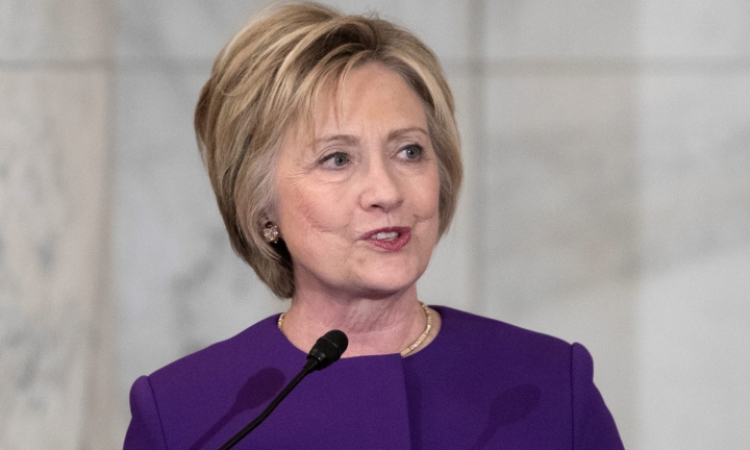 Хилъри Клинтън обвини администрацията на Тръмп, че укрива информация за досиетата "Епстийн"